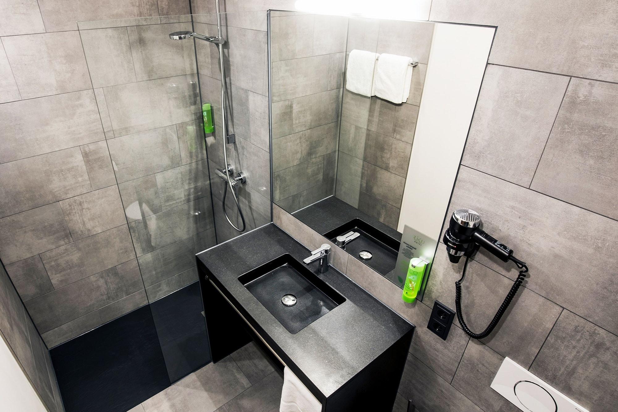 Riku Hotel Улм Екстериор снимка