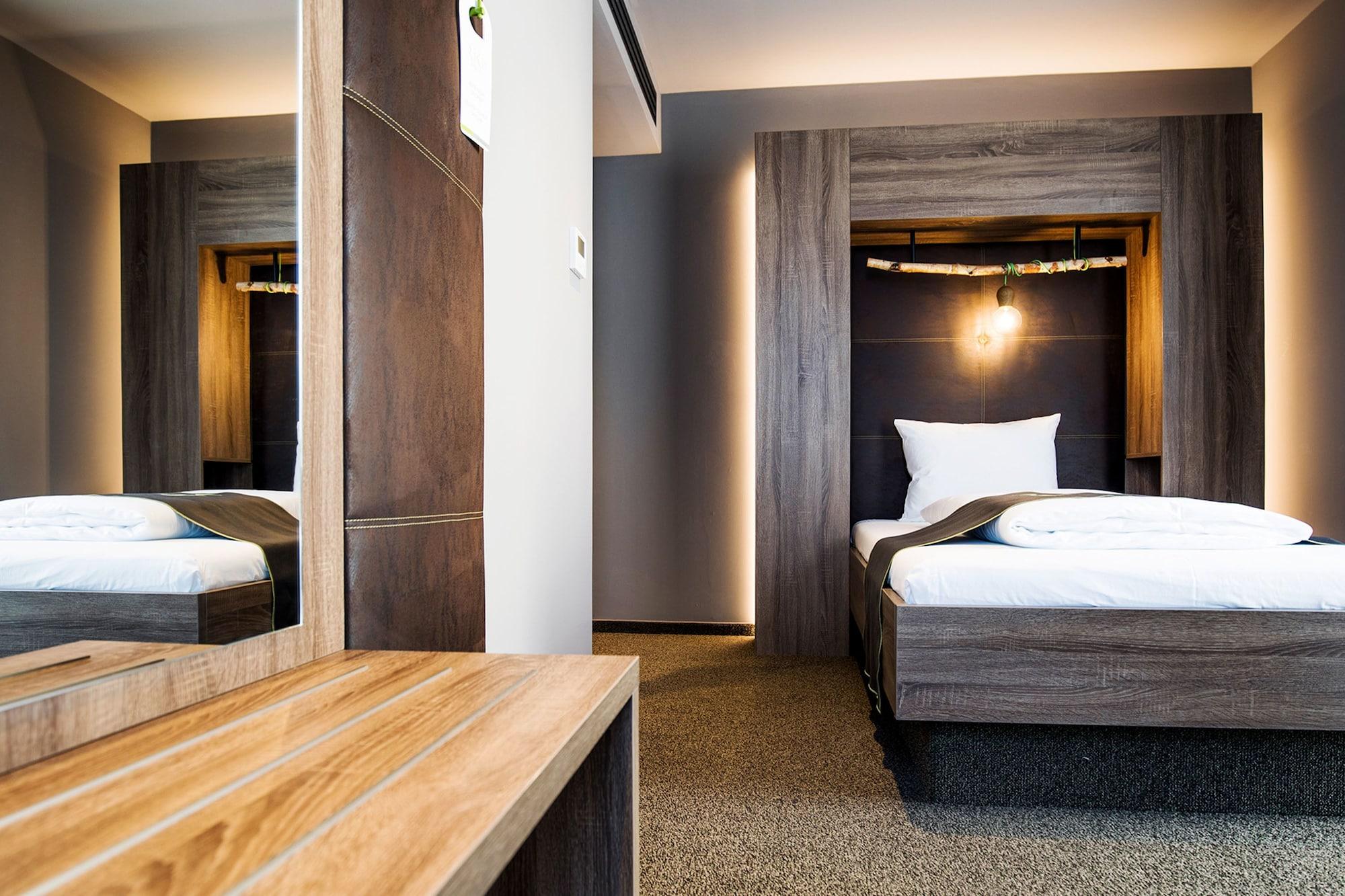 Riku Hotel Улм Екстериор снимка