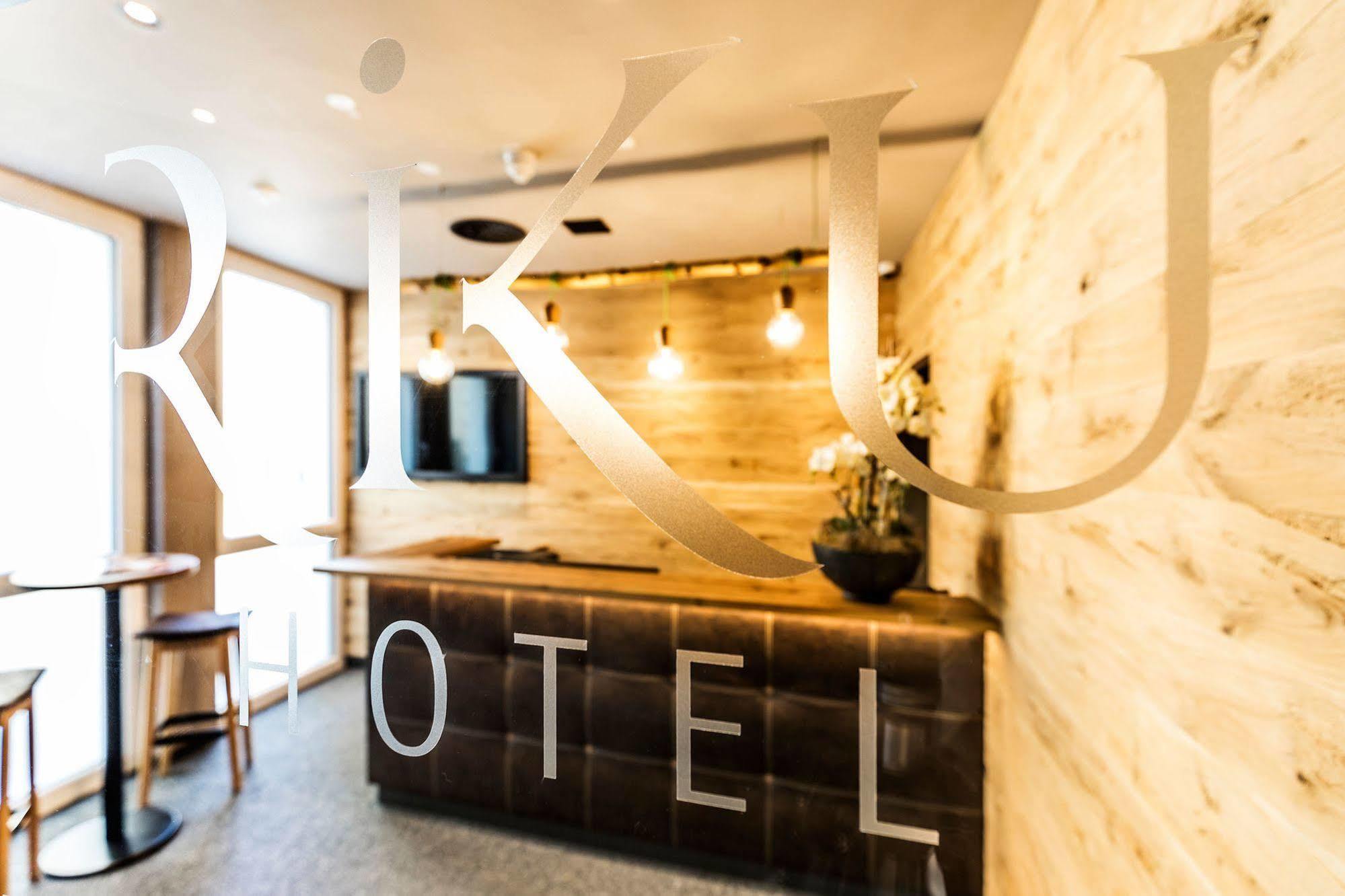 Riku Hotel Улм Екстериор снимка