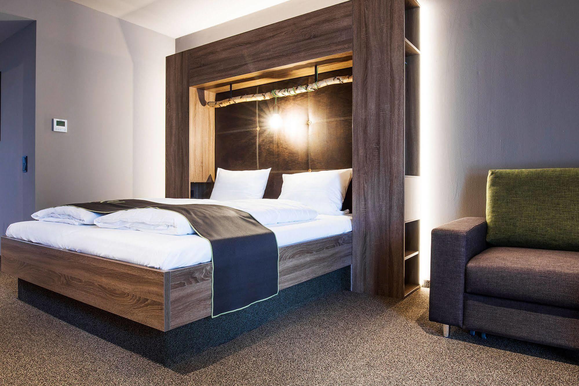 Riku Hotel Улм Екстериор снимка