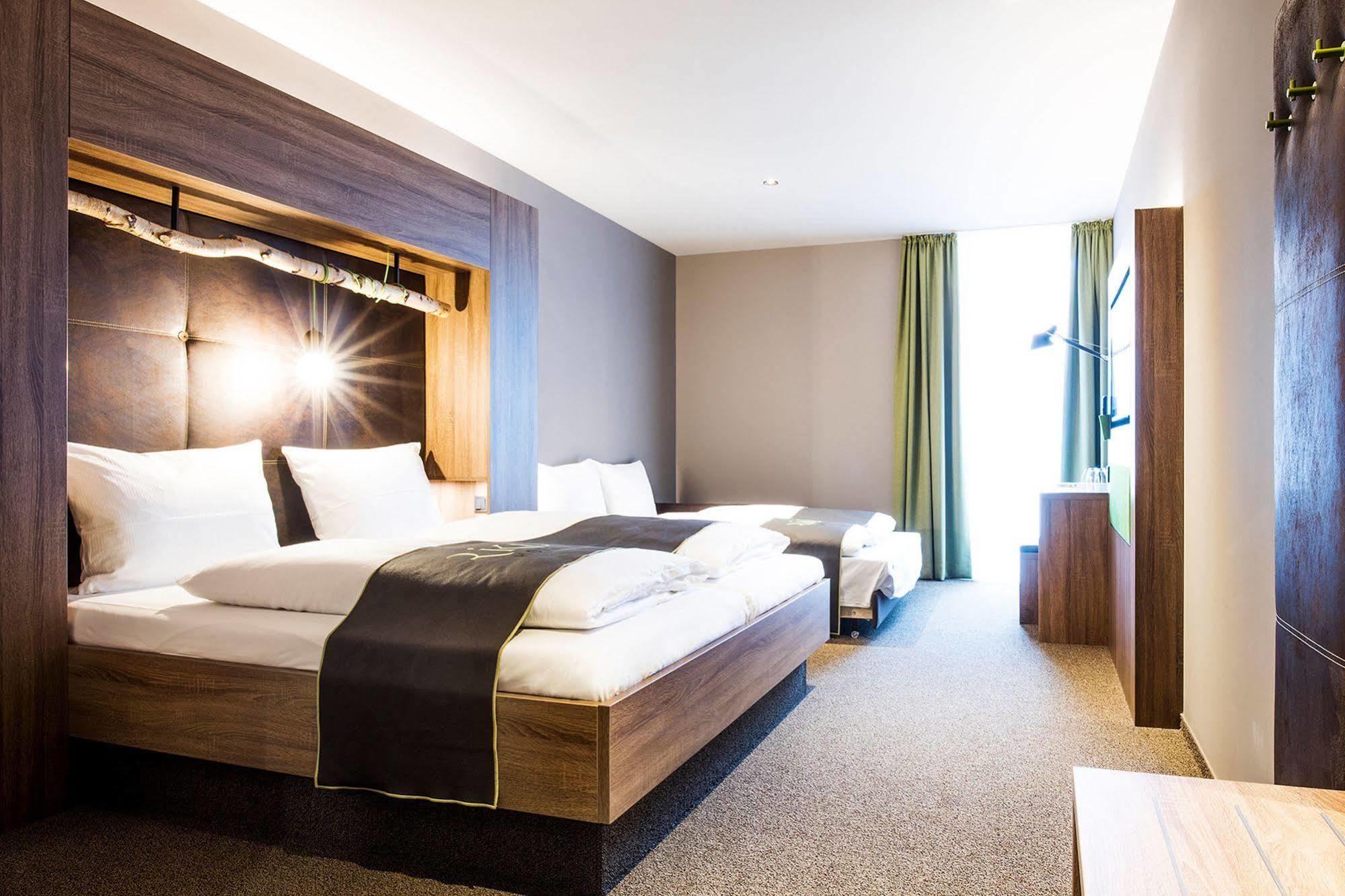 Riku Hotel Улм Екстериор снимка