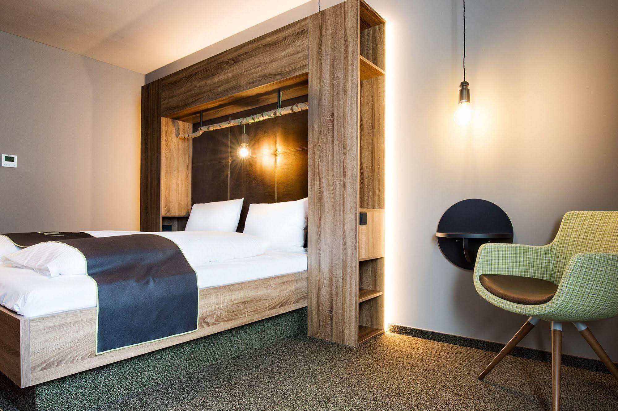 Riku Hotel Улм Екстериор снимка