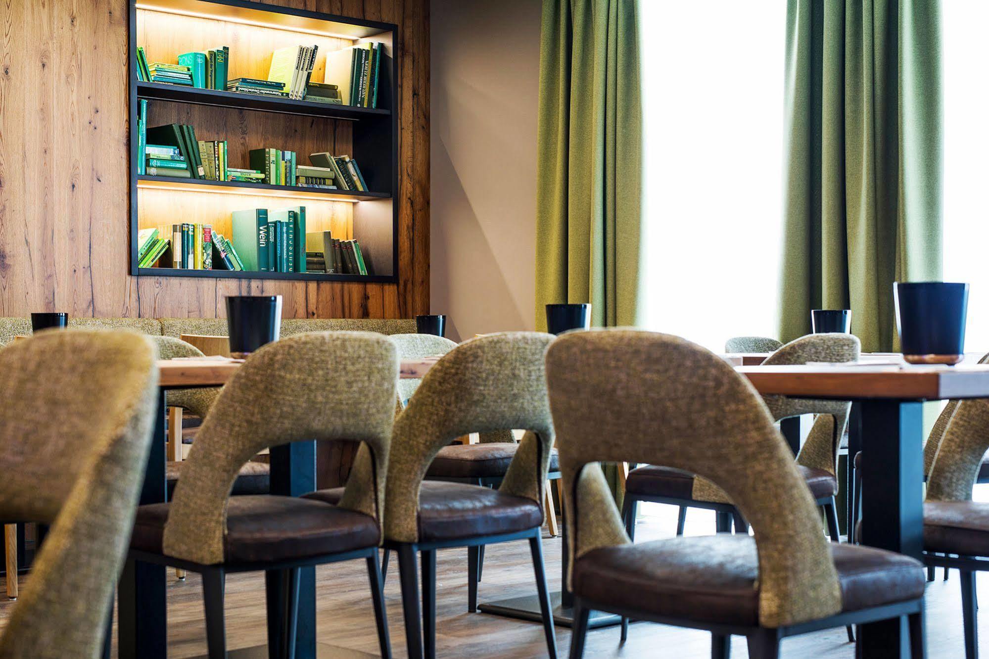 Riku Hotel Улм Екстериор снимка